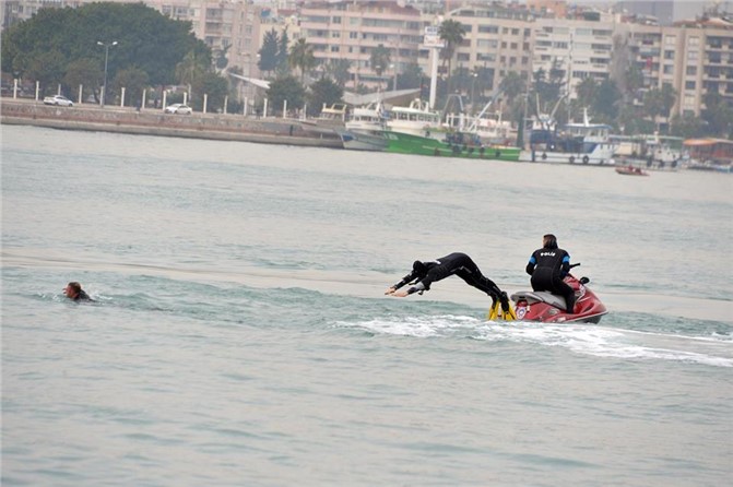 Mersin’de Gemi Kaçırılmasına Müdahale Tatbikatı Yapıldı