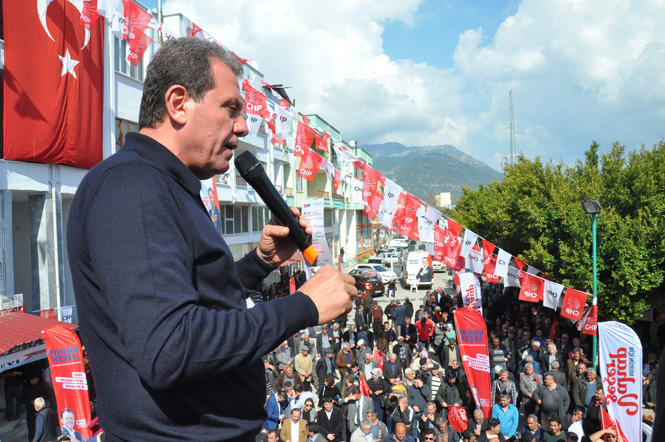 Vahap Seçer, ''Hem Çalışacağız, Hem Mersin’in Hakkını Arayacağız''