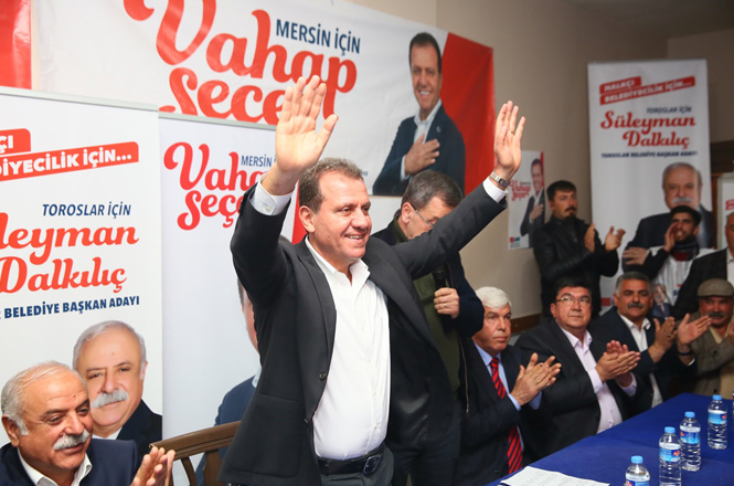 CHP Mersin Adayı Vahap Seçer, ‘Üç Beş Oy İçin Bu Kötülüğü Yapanlara Kulaklarınızı Tıkayın’