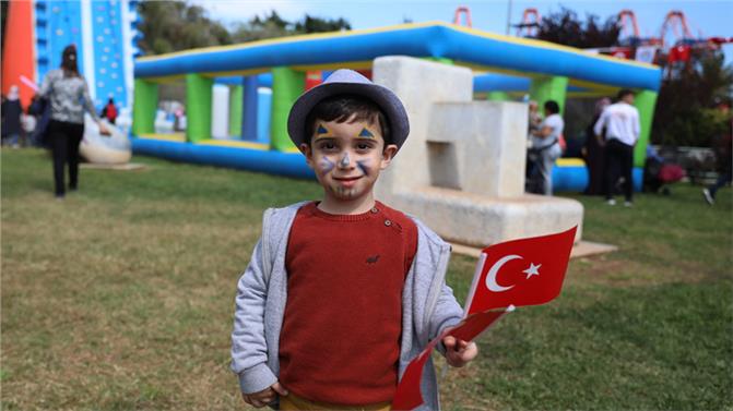 Çocukların Festivali; Mersin Çocuk Festivali Başladı Mersin'de Erken Bayram