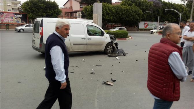 Mersin Tarsus Kent Merkezinde Kaza: 2 Yaralı