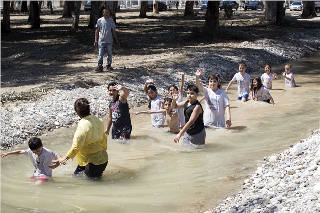 Mersin'de Çocuklar Komando ve Suda Yürüyüşüyle Eğlendi