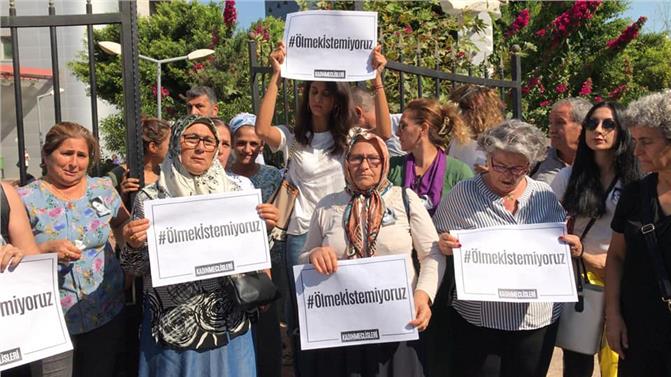 Mersin’de Adliye Önünde ’kübra Aşkın’ Cinayeti Protestosu