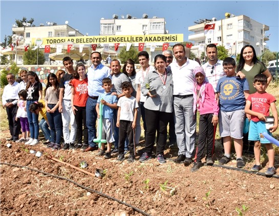 Başkan Yılmaz, "Engelleri Birlikte Aşacağız"