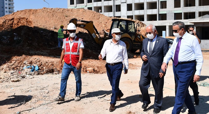 Mersin Valisi Su, Mezitli Yeni Hükümet Konağı İnşaatında İncelemelerde Bulundu