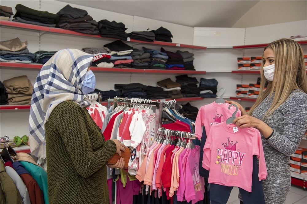 Mersin'de Dar Gelirli Ailelerin Faydalanması İçin Hayata Geçirilen Kıyafet Evi İle Çocukların Yüzleri Gülmeye Devam Ediyor