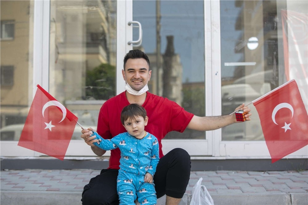 Mersin Büyükşehir Belediyesi, 23 Nisan Ulusal Egemenlik ve Çocuk Bayramı Coşkusunu Kentin Cadde ve Sokaklarına Taşıdı