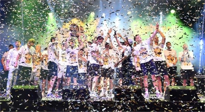MSK Şampiyonluk Sevincini Taraftarlarla Kutladı