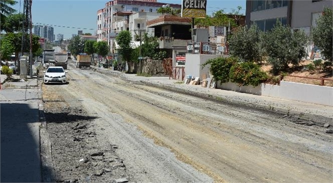 Büyükşehir Belediyesi’nden Tarsus Gaziler Mahallesinde Cadde Yenileme Çalışması