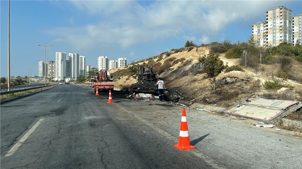 Mersin Tarsus'ta Korkutan Patlama ve Yangın: 1 Ölü, 1 Yaralı