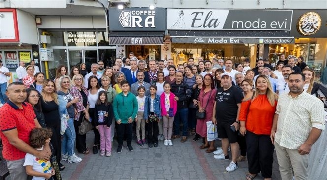 BAŞKAN SEÇER,  MERSİN’DE YAŞAYAN HATAYLI DEPREMZEDELERİN DAYANIŞMA GÜNÜ ETKİNLİĞİ’NE KATILDI