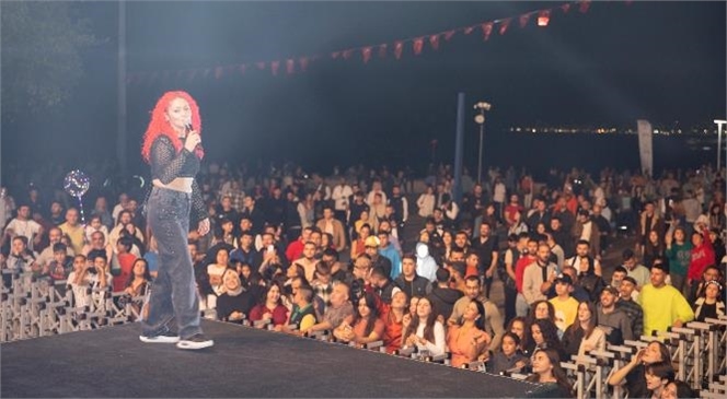 BÜYÜKŞEHİR’İN DÜZENLEDİĞİ ‘3. MERSİN GENÇLİK FESTİVALİ’ TÜM GÖRKEMİYLE BAŞLADI