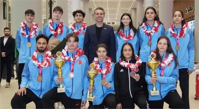 AVRUPA ŞAMPİYONU TAEKWONDO MİLLİ TAKIMIMIZ YURDA DÖNDÜ