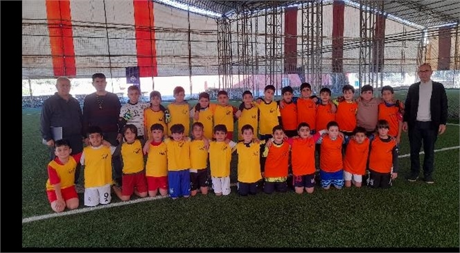 TARSUS BORSA İSTANBUL'DA GELENEKSEL 4. SINIFLARARASI FUTBOL TURNUVASINDA FİNAL HEYECANI