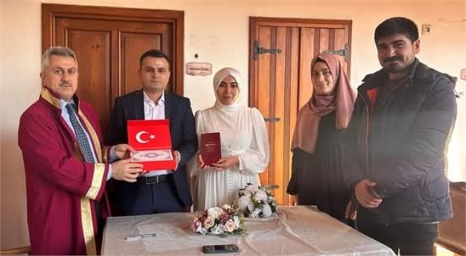 TARSUS'TA EVLENECEK ÇİFTLER, RESMİ NİKAHLARINI MÜFTÜLÜK'TE KIYDIRMAYA DEVAM EDİYOR