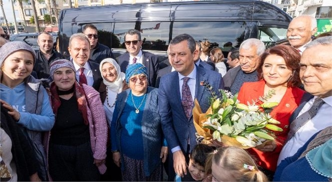 BAŞKAN SEÇER VE CHP GENEL BAŞKANI ÖZEL, MERSİN’DE VATANDAŞIN SESİNE KULAK VERDİ