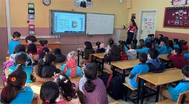 “JANDARMADAN ÖĞRENCİLERE SİBER FARKINDALIK EĞİTİMİ”