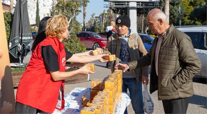 BÜYÜKŞEHİR, 15 BİN KANDİL SİMİDİ İKRAMINDA BULUNDU