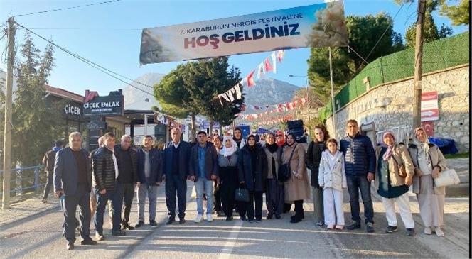 TARSUSLU NERGİS ÜRETİCİLERİ İZMİR KARABURUN FESTİVALİ’NE KATILDI