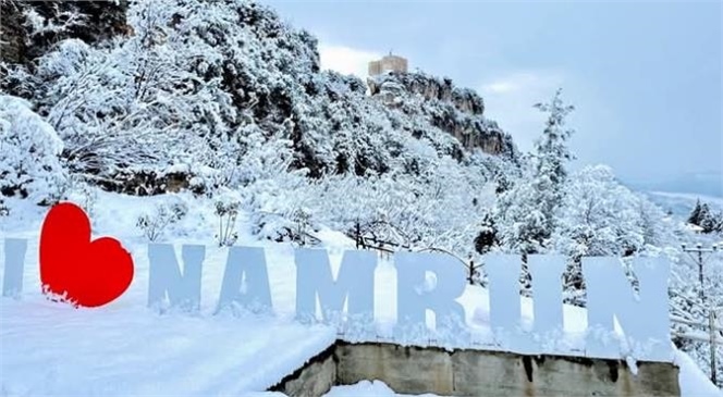 ÇAMLIYAYLA'YA BEKLENEN KAR NİHAYET YAĞDI