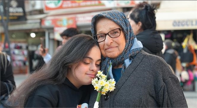 TARSUS'TA SEVGİLİLER GÜNÜ COŞKU İLE KUTLANDI