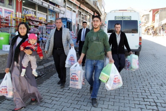 Kimsesiz Aileye Kaymakam Sahip Çıktı