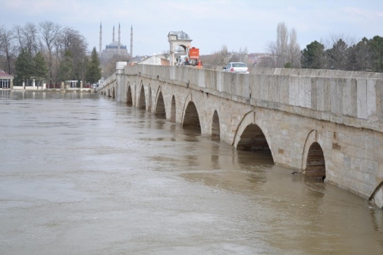 Edirne'de Nehirler Bir Haftadır Korkutuyor