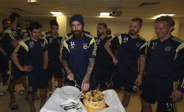 Raul Meireles'e Sürpriz Doğum Günü