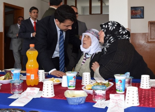 Gazi Ve Şehit Yakınlarına Yemek