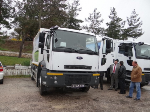 Gölpazarı'na Tahsis Edilen Çöp Kamyonu Teslim Edildi