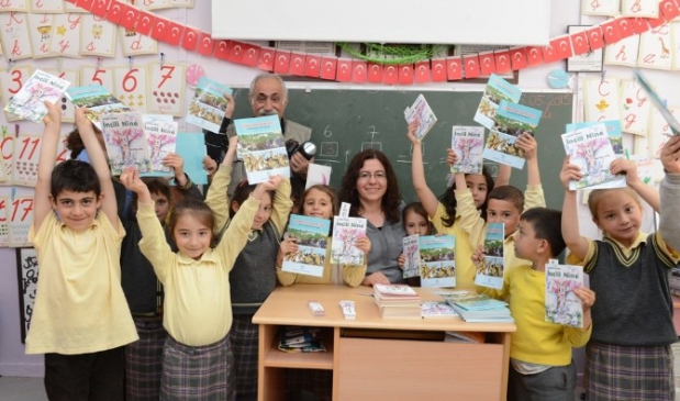 Öğrencilere Kitap Dağıtıldı