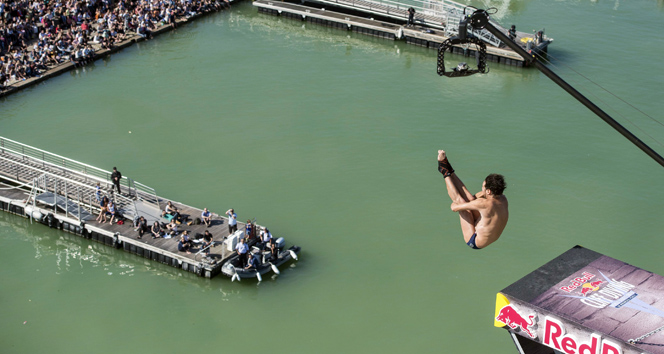 Red Bull Cliff Diving Dünya Serisi 2015 sezonunu şampiyon Gary Hunt kazandı!