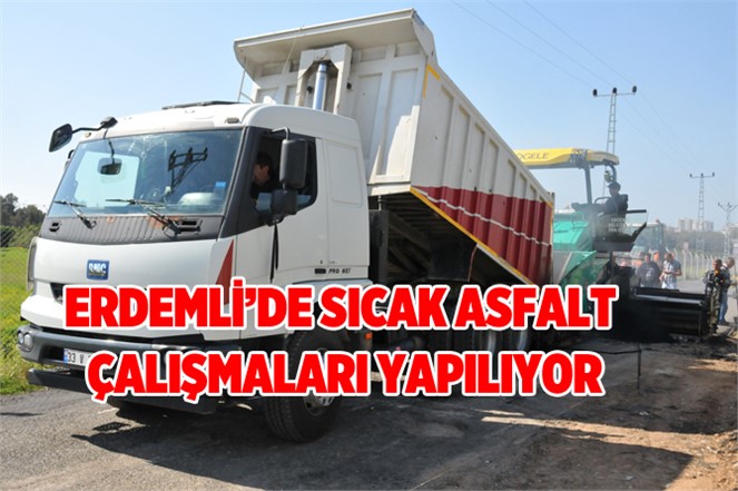 Erdemli Kargıcak’da Sıcak Asfalt Çalışmaları Yapılıyor