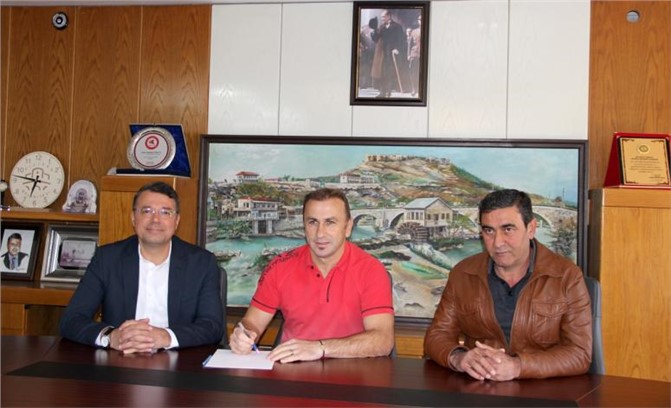 Medcem Silifke Belediyespor, Yılmaz Özlem İle Anlaştı