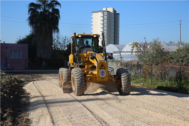 Erdemli Yeşilyurt’ta yol esnafın ayağına gidiyor