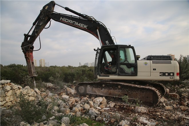 Erdemli Belediyesi Ayaş’ta Yeni Yollar Açıyor