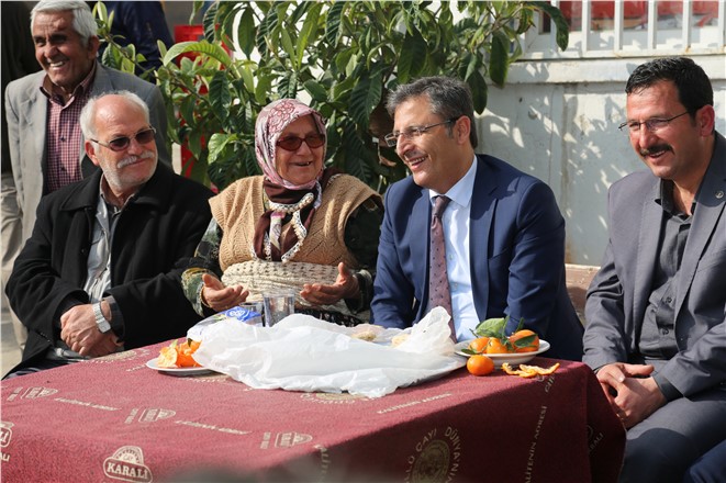 Akdeniz Belediye Başkanı Muhittin Pamuk, Halkın Arasında