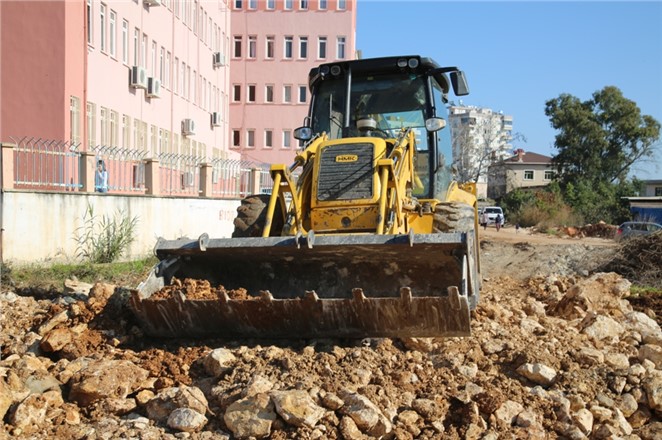 Erdemli Çeşmeli’ye Hizmette Sınır Yok