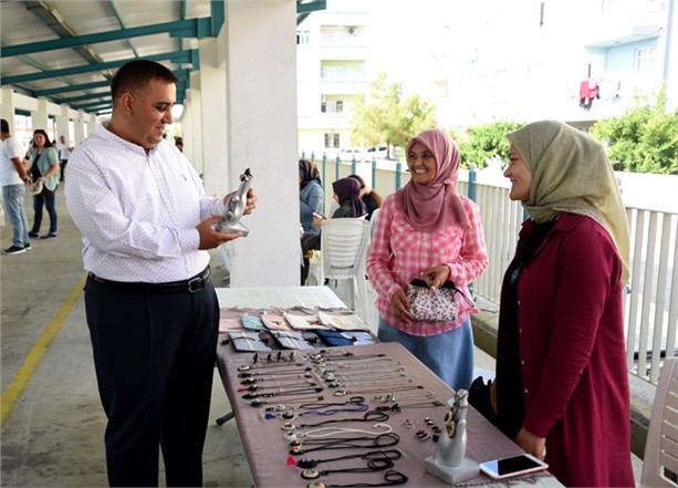 Bölgede İlk Olan Hanımeli Pazarı Tarsus'ta Açıldı