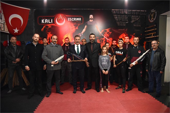 Arnis Kali Escrima Federasyonu’ndan, Başkan Tuna’ya Spora Katkı Plaketi