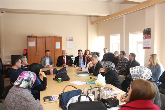 Erdemli Belediye Başkanı Mükerrem Tollu, "Toplumun Gözü Kulağı, Öğretmenlerimiz"