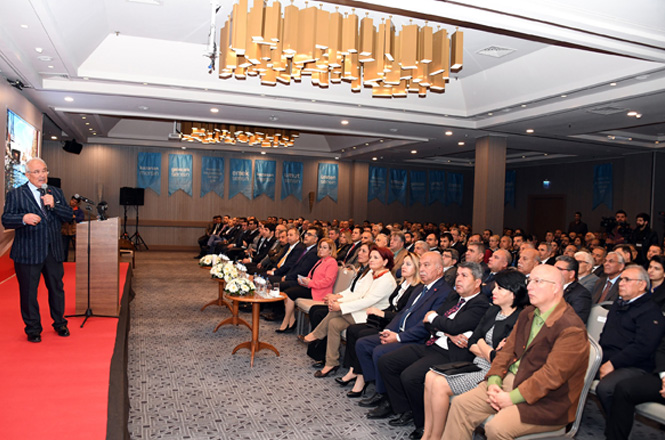 Büyükşehir Belediye Başkanı Burhanettin Kocamaz, Proje Bilgilendirme Toplantısı’nda Mersinli İş İnsanları İle Bir Araya Geldi