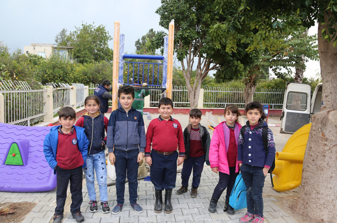 Mersin Erdemli Belediye Başkanı Mükerrem Tollu’dan Minik Kalplere Dokunuş