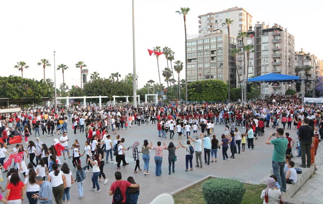 Belediye 19 Mayıs’ta Dünya’ya Açıldı