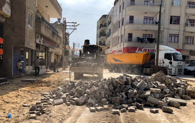 Mahalleleri Ziyaret Eden Başkan Gültak, Vatandaşların Evlerine De Misafir Oldu