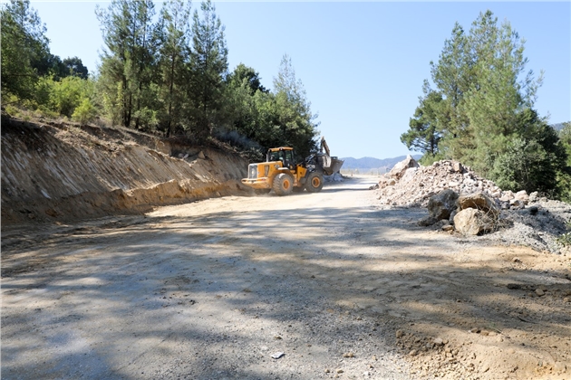 Mersin Toroslar’ın Yolları Asfaltlanıyor