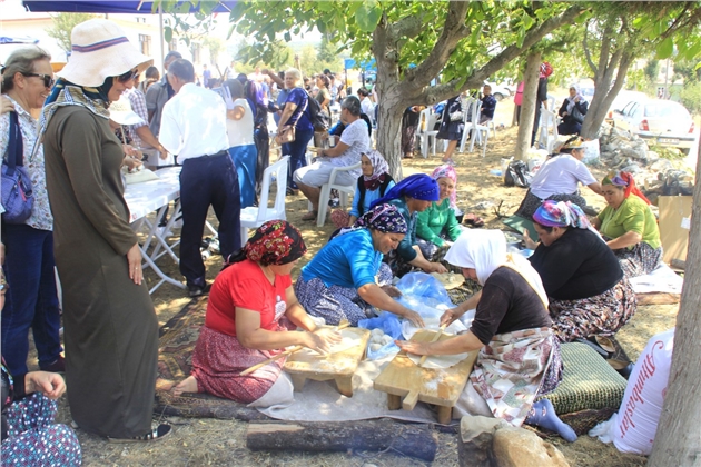 Kadınlar Dayanışmanın En Güzel Örneğini Gösteriyor