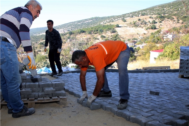 Esenli’nin Sokakları Kilit Taşları İle Kaplanıyor