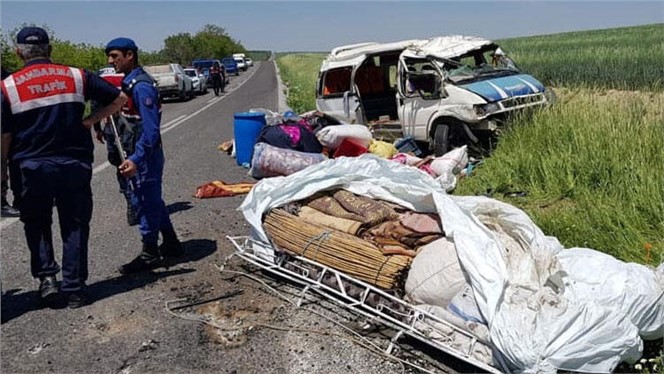 Adana'da Tarım İşçilerini Taşıyan Minibüs Devrildi: 11 Yaralı