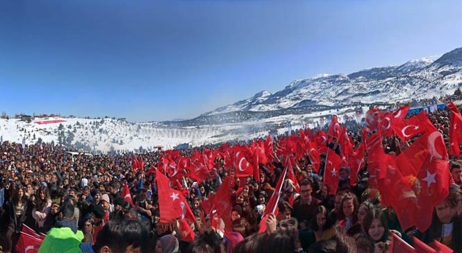 Mersin Toroslar Belediyesi Tarafından Düzenlenen Kar Festivalinde Coşku Arslanköy'de Devam Ediyor